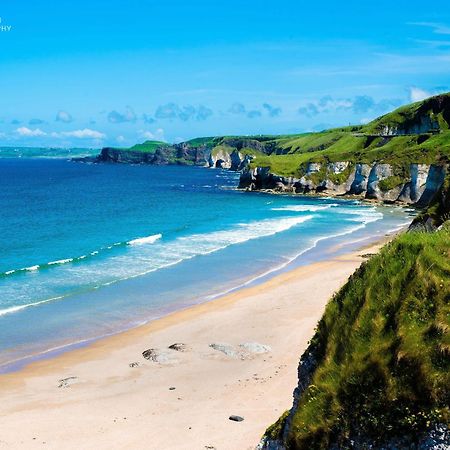 Portrush By The Tee Villa Exterior foto