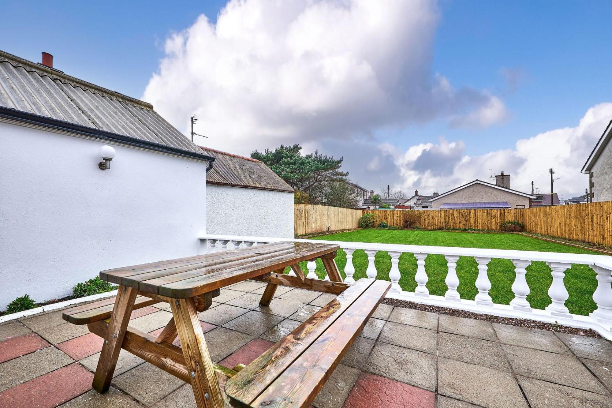 Portrush By The Tee Villa Exterior foto